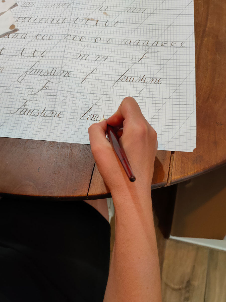 Atelier de calligraphie latine