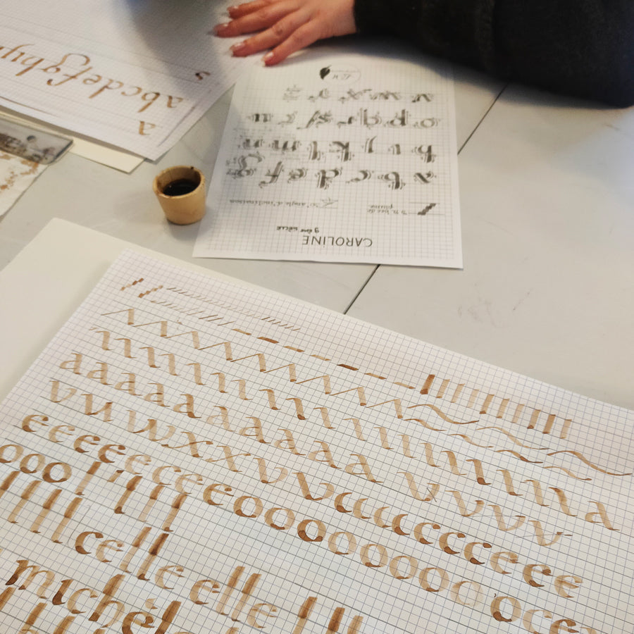 Atelier de calligraphie latine